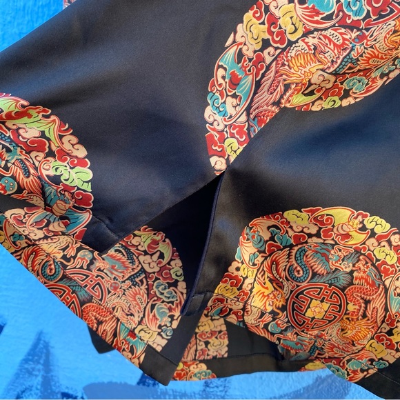 Vintage black silk blouse with asian designs frog buttons, Jade brand, Medium - Picture 7 of 11